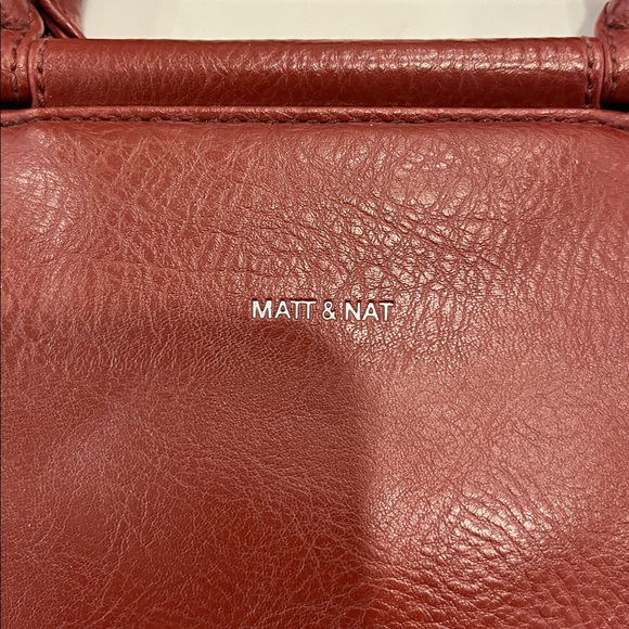 Matt & Nat Kari Deep Red Satchel with hand strap and detachable shoulder strap - Picture 3 of 13